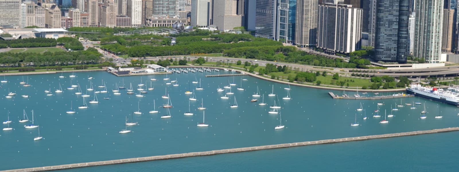 Monroe Harbor - Chicago Harbors